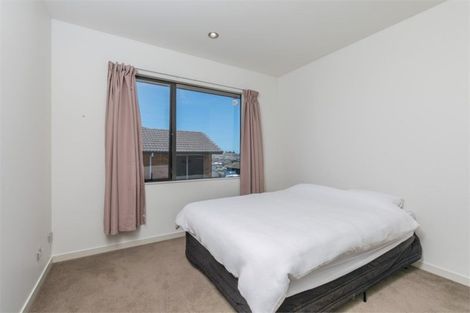 Photo of property in 31 Cricklade Terrace, Windsor Park, Auckland, 0632