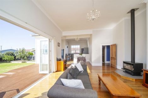 Photo of property in 24 Victoria Street, Hawera, 4610