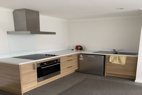 Photo of property in 33 Sandleigh Road, Hamilton Lake, Hamilton, 3204