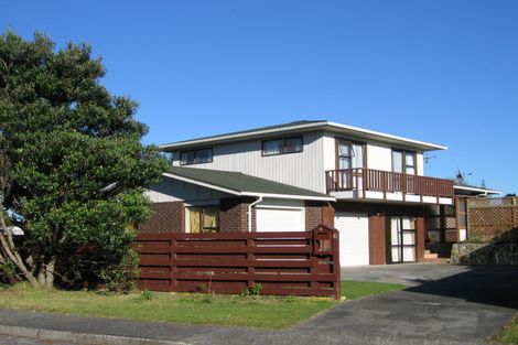 Photo of property in 19 Frimley Terrace, Waikanae Beach, Waikanae, 5036