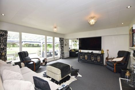 Photo of property in 42 Ferry Road, West Plains, Invercargill, 9879