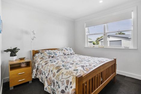 Photo of property in 59 Graham Avenue, Te Atatu Peninsula, Auckland, 0610
