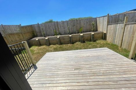 Photo of property in 18b Crestview Rise, Papakura, 2110