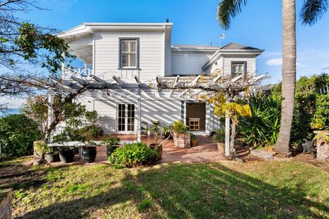 Photo of property in 15 Colenso Avenue, Hospital Hill, Napier, 4110