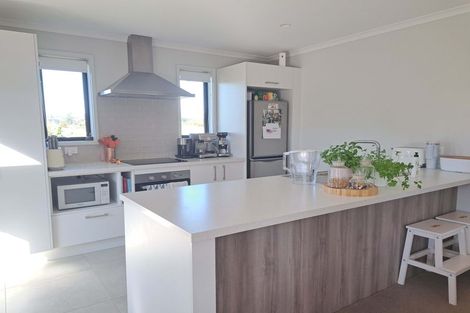 Photo of property in 28 Raynor Crescent, Pyes Pa, Tauranga, 3112