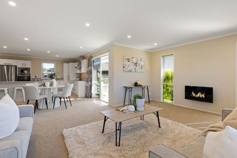 Photo of property in 43 Plescher Crescent, Leamington, Cambridge, 3432