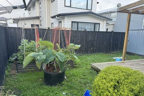 Photo of property in 4 Kearns Drive, Hobsonville, Auckland, 0616