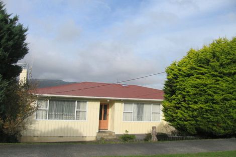 Photo of property in 46 Saint Johns Terrace, Tawa, Wellington, 5028