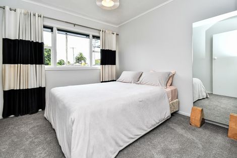 Photo of property in 2/49 Russell Road, Manurewa, Auckland, 2102