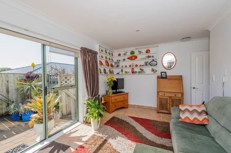 Photo of property in 16 Barrett Drive, Waikanae Beach, Waikanae, 5036