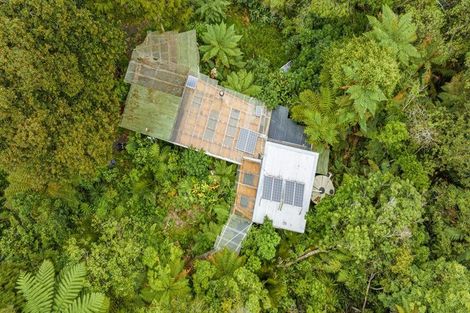 Photo of property in 408a Scenic Drive, Waiatarua, Auckland, 0612