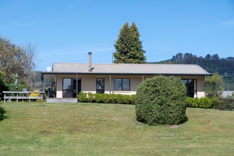 Photo of property in 72 Kinloch Road, Kinloch, Taupo, 3377