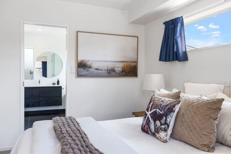 Photo of property in 88 Lakeside Drive, Orewa, 0931