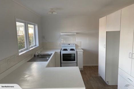 Photo of property in 73 Waimumu Road, Massey, Auckland, 0614