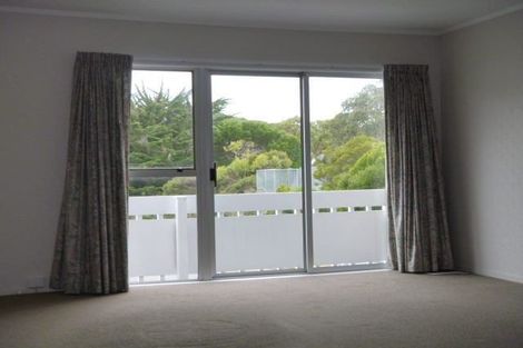 Photo of property in 12b Halyard Place, Whitby, Porirua, 5024
