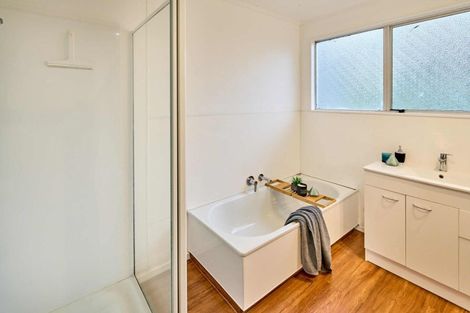 Photo of property in 35 Eruini Street, Waikanae Beach, Waikanae, 5036