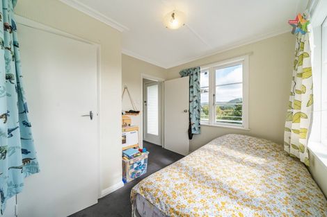 Photo of property in 19 Thomas Street, Stokes Valley, Lower Hutt, 5019