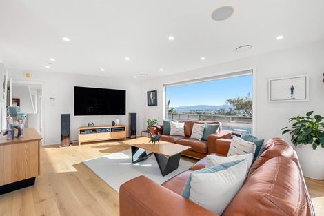 Photo of property in 212 Whites Line East, Waiwhetu, Lower Hutt, 5010