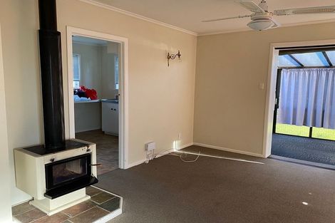 Photo of property in 1/10 Ocean View Road, Northcote, Auckland, 0627