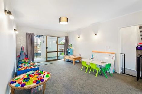 Photo of property in 2/8 Wood Street, Papakura, 2110
