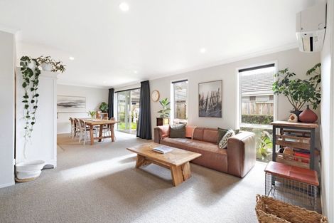 Photo of property in 2 Raiha Street, Papamoa Beach, Papamoa, 3118