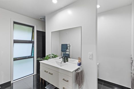 Photo of property in 111 Muhunoa Road East, Ohau, Levin, 5570