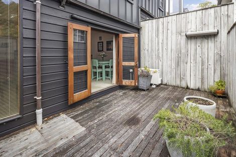 Photo of property in 70b Majoribanks Street, Mount Victoria, Wellington, 6011