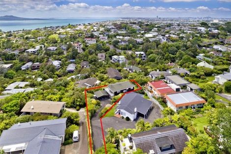 Photo of property in 1/35 Aberdeen Road, Castor Bay, Auckland, 0620
