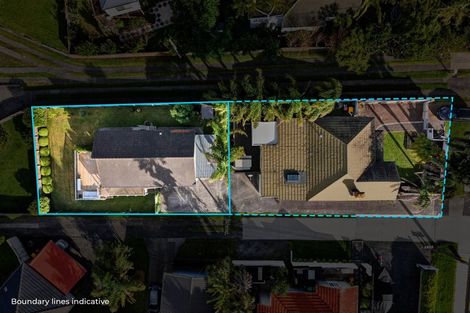 Photo of property in 2/47 Birkdale Road, Birkdale, Auckland, 0626