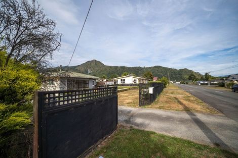 Photo of property in 22 Hampden Street, Murchison, 7007