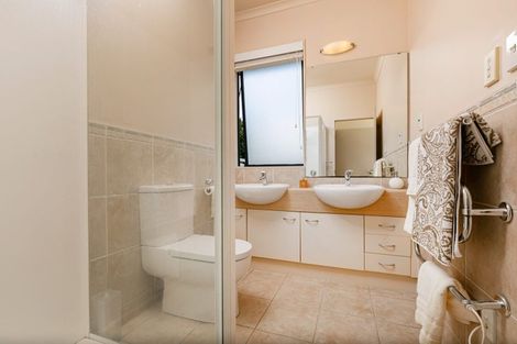 Photo of property in 9 Maryann Place, Greenhithe, Auckland, 0632