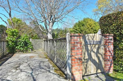 Photo of property in 2a Pempsey Street, Silverstream, Upper Hutt, 5019