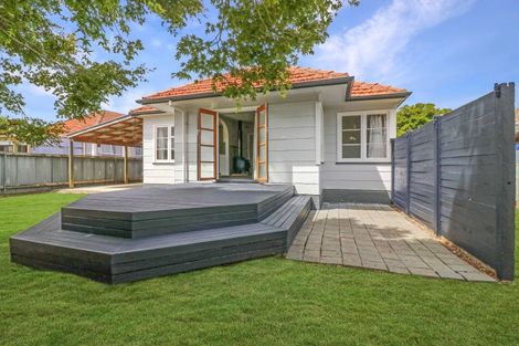 Photo of property in 10 Victor Street, Dannevirke, 4930