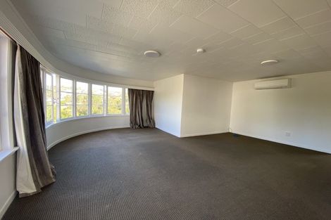 Photo of property in 1/50 Masterton Road, Rothesay Bay, Auckland, 0630