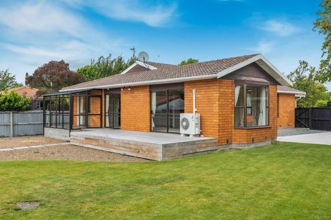 Photo of property in 6 Montclare Avenue, Ilam, Christchurch, 8041