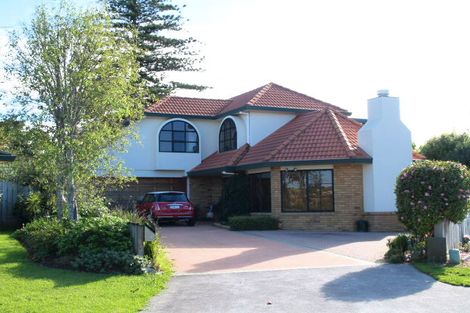 Photo of property in 22 Yarlside Place, Northpark, Auckland, 2013