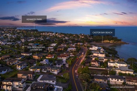 Photo of property in 3/28 Beach Road, Castor Bay, Auckland, 0620