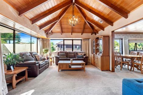 Photo of property in 39a Grand Vue Road, Kawaha Point, Rotorua, 3010