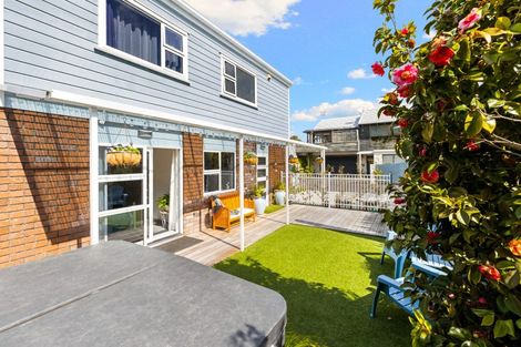 Photo of property in 1/28 Manly Esplanade, Browns Bay, Auckland, 0630