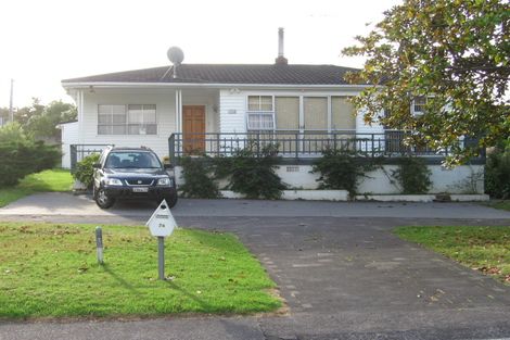 Photo of property in 74 Tiroroa Avenue, Te Atatu South, Auckland, 0610