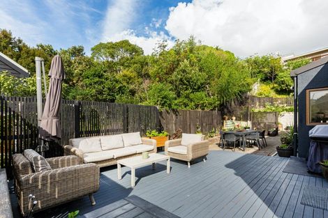 Photo of property in 3 Oak Avenue, Paremata, Porirua, 5024