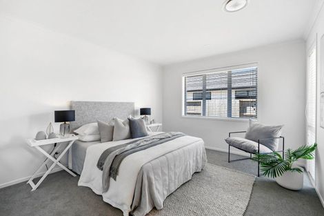 Photo of property in 77 Kaurinui Crescent, One Tree Point, 0118