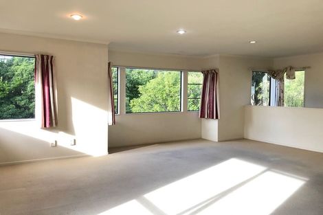 Photo of property in 19 Springside Place, New Lynn, Auckland, 0600