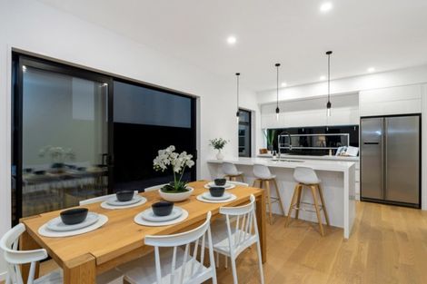 Photo of property in 21 Aikmans Road, Merivale, Christchurch, 8014