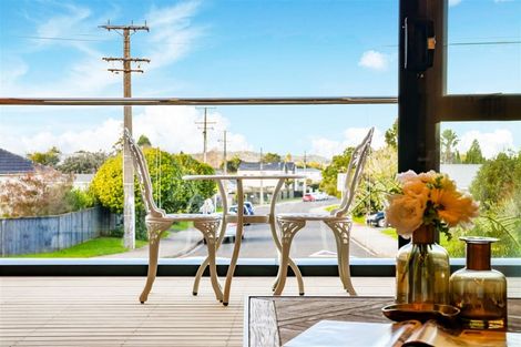 Photo of property in 2/644 Te Atatu Road, Te Atatu Peninsula, Auckland, 0610