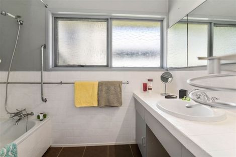 Photo of property in 21 Grand Vue Road, Kawaha Point, Rotorua, 3010