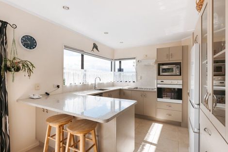 Photo of property in 76 Dalton Drive, Papamoa Beach, Papamoa, 3118