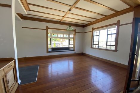 Photo of property in 12 Chaucer Road, Hospital Hill, Napier, 4110