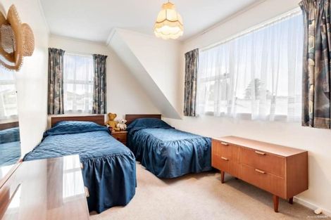 Photo of property in 34 Akoranga Drive, Northcote, Auckland, 0627