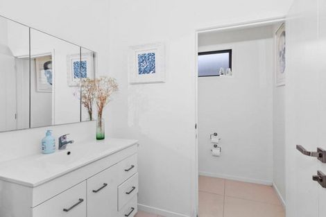 Photo of property in 1171 Whangaparaoa Road, Gulf Harbour, Whangaparaoa, 0930